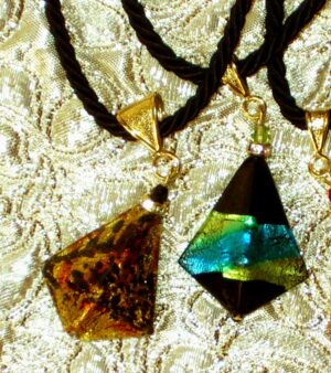 2-pyramid-necklaces